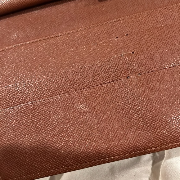Authentic Louis Vuitton wallet - Picture 6 of 11